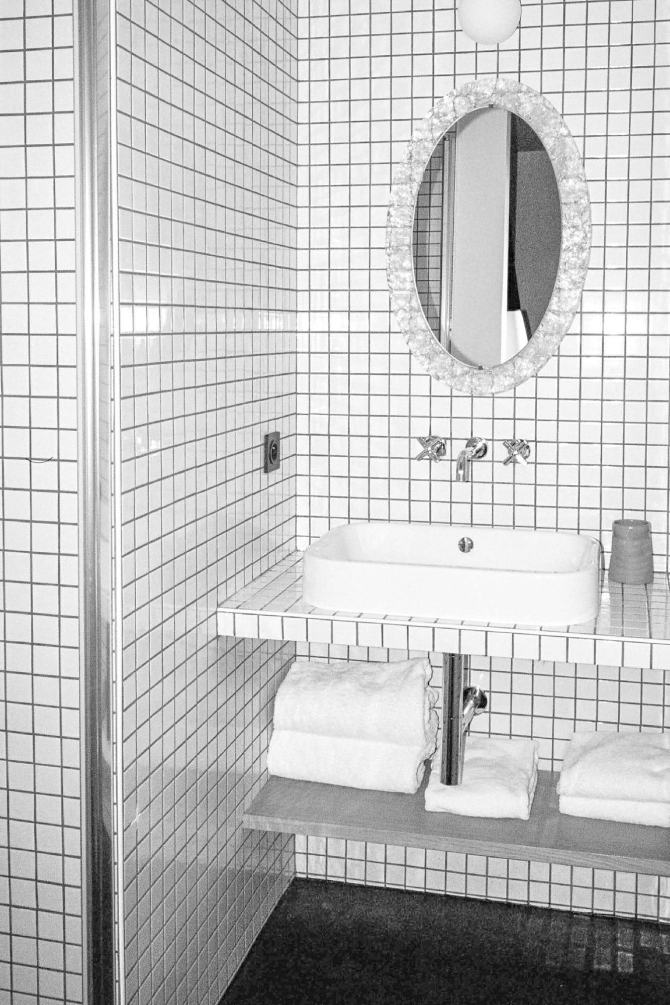 Hotel Habituel Париж Экстерьер фото